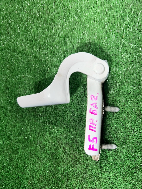 Петля багажника